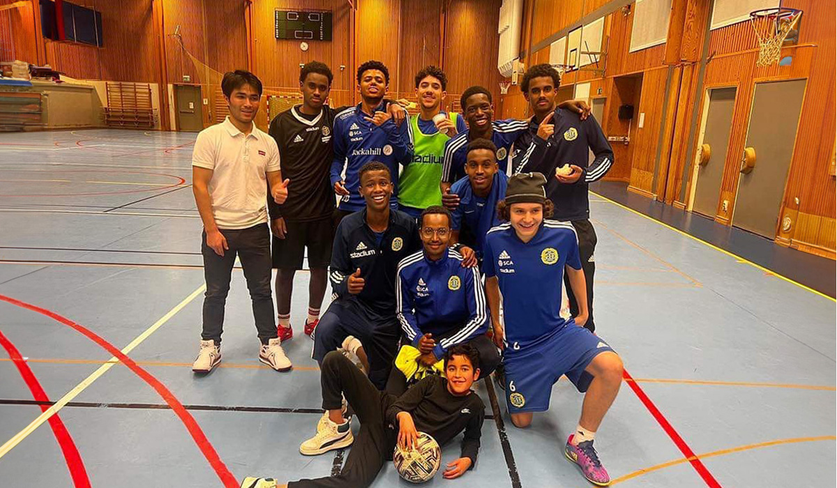 En lagbild på en gäng fotbollsgrabbar